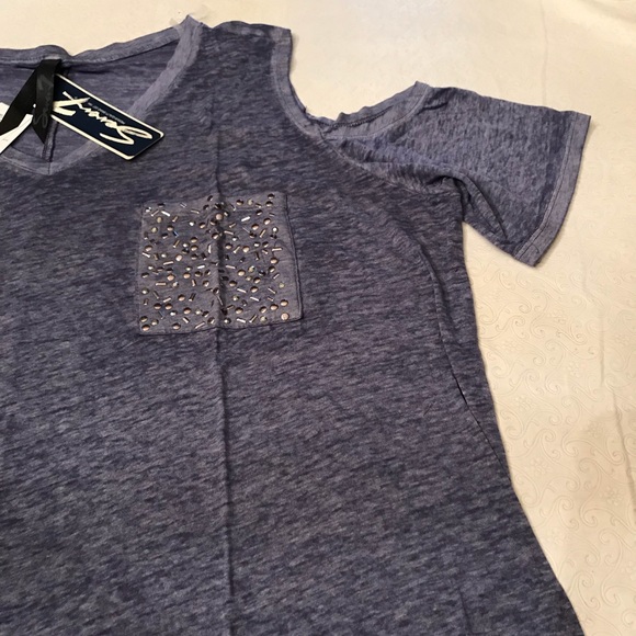 Cold Shoulder Tee - Picture 3 of 5